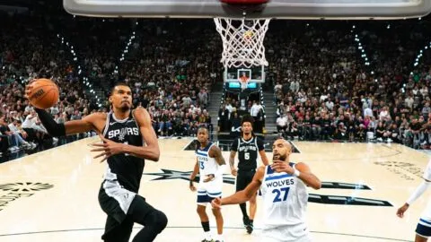 El regreso de Wembanyama impulsa a los Spurs en una aplastante victoria ante Timberwolves