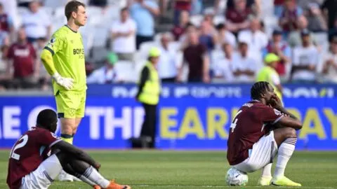 West Ham desciende a la Championship pese a su triunfo sobre Leeds; Edson Álvarez debe reportar con el club