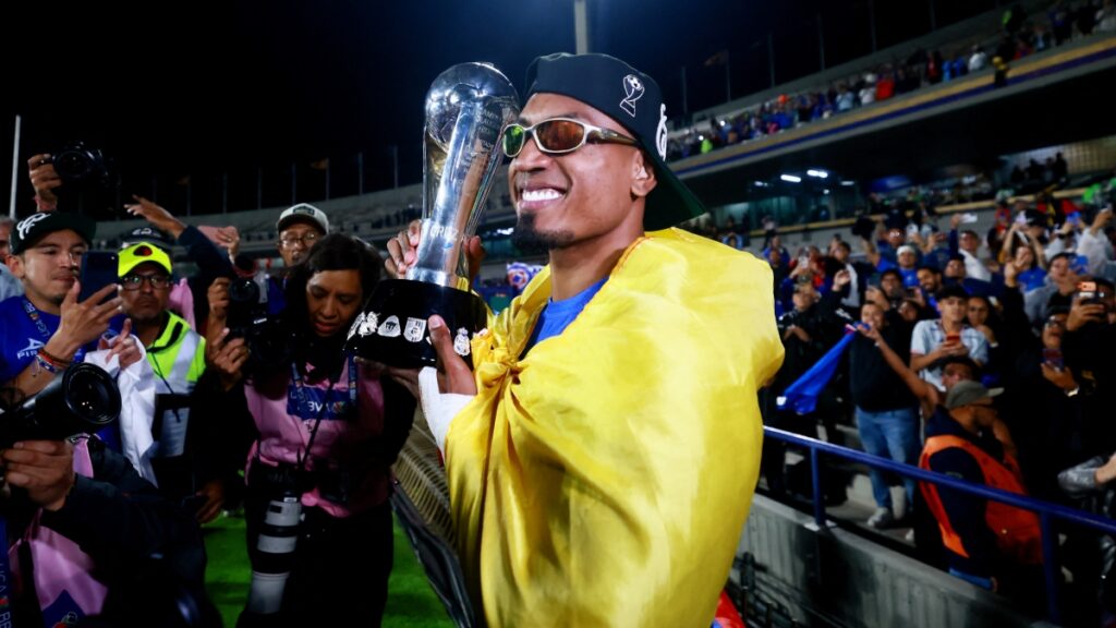 Willer Ditta, campeón con Cruz Azul