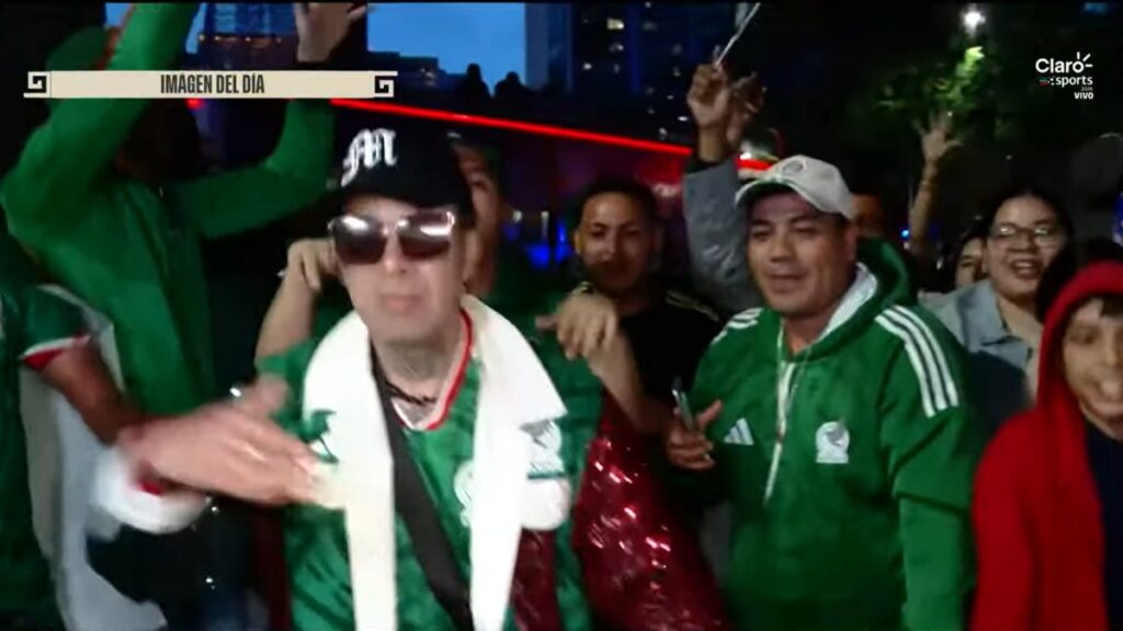 Afición mexicana en banderazo de salida