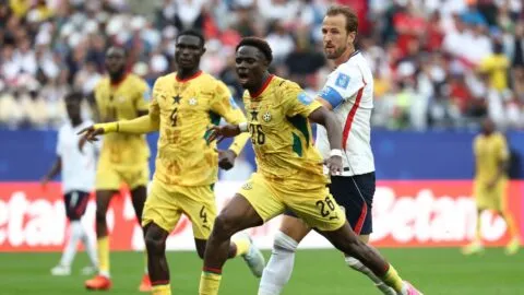 Inglaterra no encuentra respuestas y falla ante una combatiente Ghana