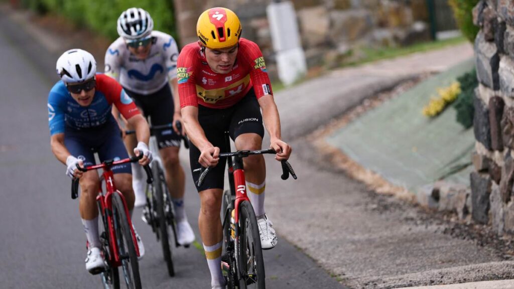 El ciclista mexicano perdió terreno en el Tour Auvergne Rhone-Alpesen, su regreso a las competencias tras su lesión en la Vuelta al País Vasco
