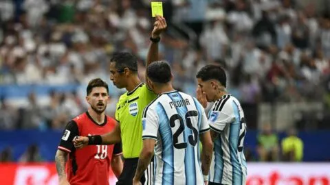 Los 99 apercibidos del Mundial: los jugadores en riesgo de perderse los dieciseisavos sin ven otra tarjeta amarilla