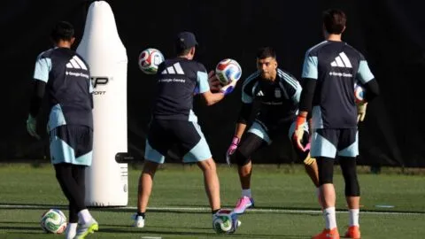 Entre básquet, risas y camaradería: así disfruta Argentina la calma antes de defender el título del Mundial