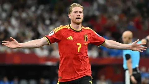 Bélgica golea a Nueva Zelanda y clasifica a dieciseisavos de final como líder de grupo