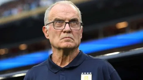 Bielsa, tajante tras polémica por sus fotos de presentación en el Mundial 2026: “No soy un modelo”
