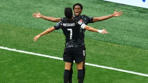 Canadá golea a Qatar para tener su primera victoria mundialista