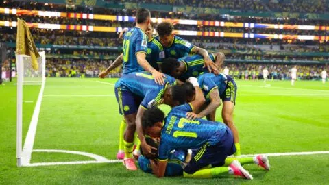 ¡Golpe de mando! Colombia despacha a Uzbekistán y toma la cima del grupo K