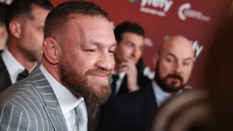 Protagonistas del UFC 329: revancha histórica de dos ex campeones y un trío de ex campeones en el main card