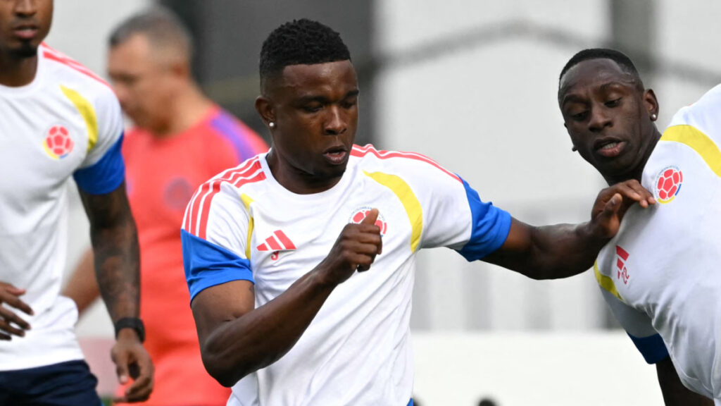 Jhon Córdoba entrena con la Selección Colombia. - Yuri Cortez, AFP.
