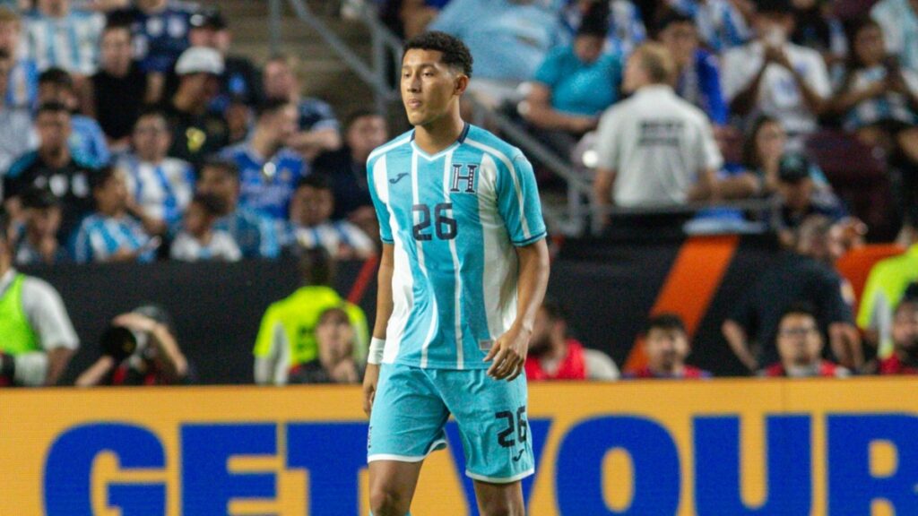 Cristian Canales debutó con la camiseta de Honduras | @CDOlimpia