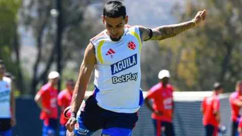 Daniel Muñoz, conciso: "Buscaremos alzar la Copa del Mundo"