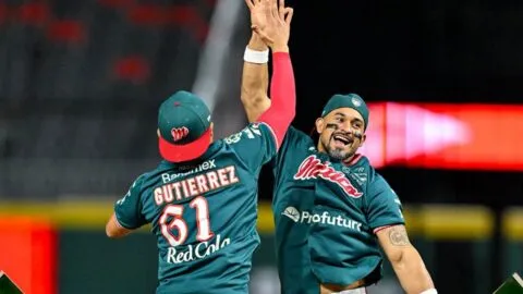 Diablos le pasa por encima de Sultanes y abre la serie con una blanqueada