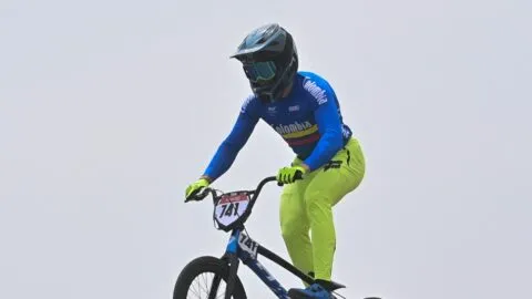 Diego Arboleda brilla en Francia: ¡Campeón en la Copa Mundo de BMX!