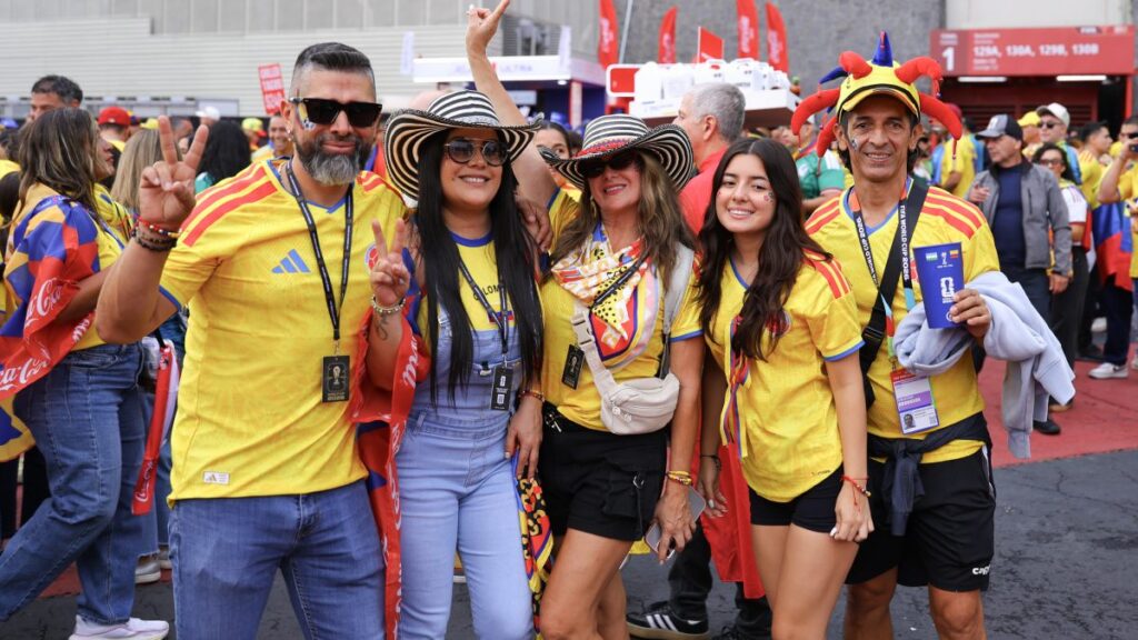 El Azteca es fiesta amarilla.