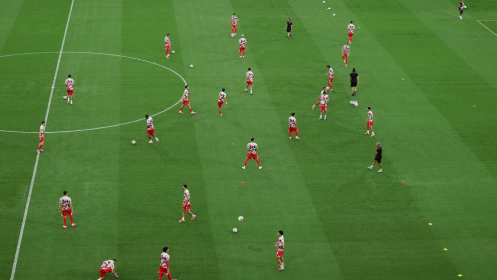 Jugadores de Túnez en la cancha del Gigante de Acero