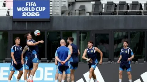 Escocia pone en juego su sueño mundialista frente a un Brasil que necesita mejorar su diferencia de gol