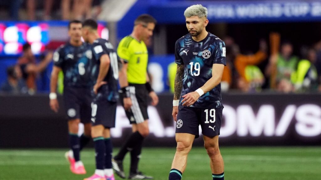 Paraguay lo intenta con más corazón que fútbol