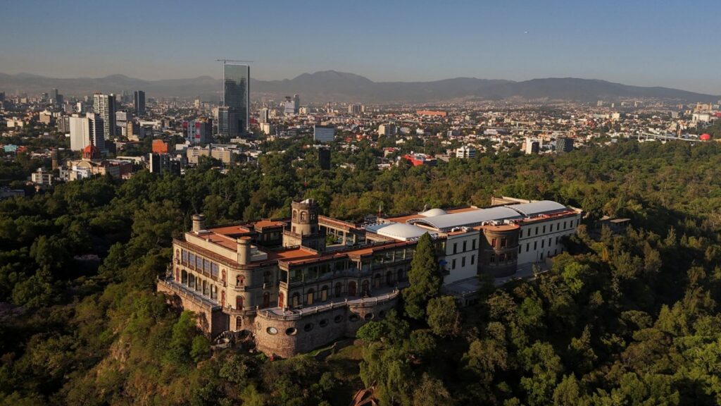 El Castillo de Chapultepec, en medio del bosque