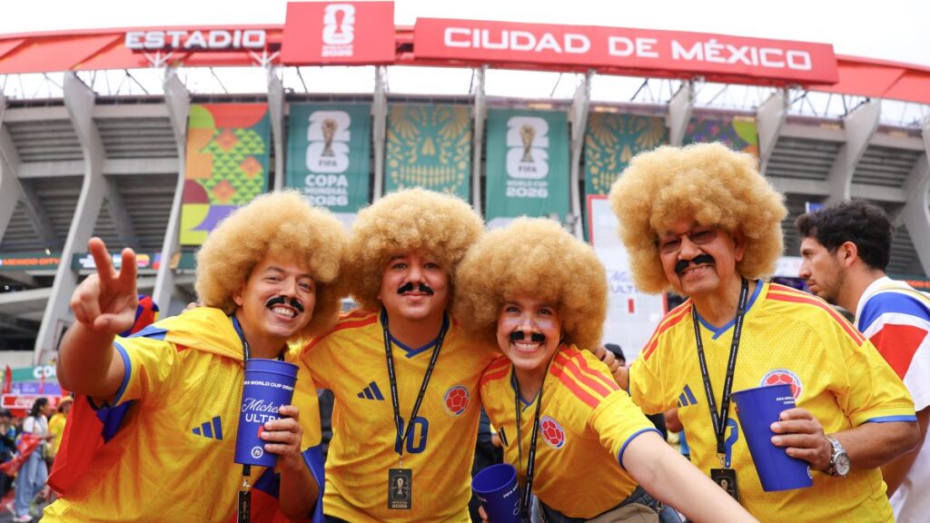Fiesta colombiana invade el Azteca.