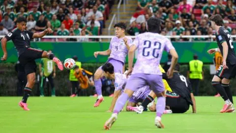 ¡Luis Romo aprovecha el error del portero de Corea para abrir el marcador en el Estadio Guadalajara!