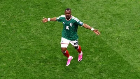 Julián Quiñones hace explotar el Azteca con el primer gol de México ante Ecuador