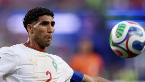 Cuál es la selección con más futbolistas nacionalizados y cuál es su origen