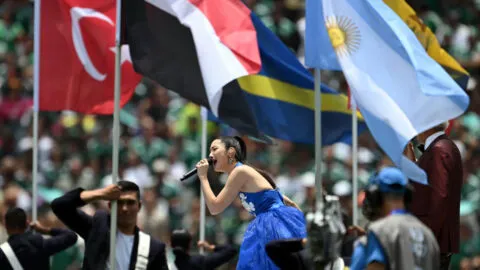 Andrea Bocelli y EJAE emocionan al Estadio Ciudad de México con el himno oficial de la Copa Mundial 2026