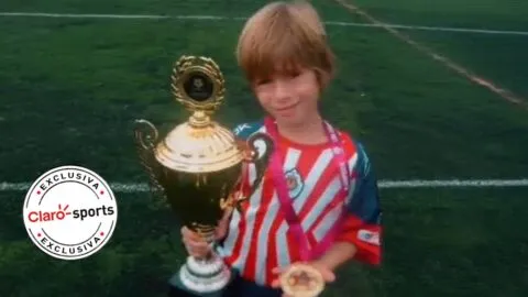 La infancia de La Hormiga González: entre travesuras y amor al fútbol