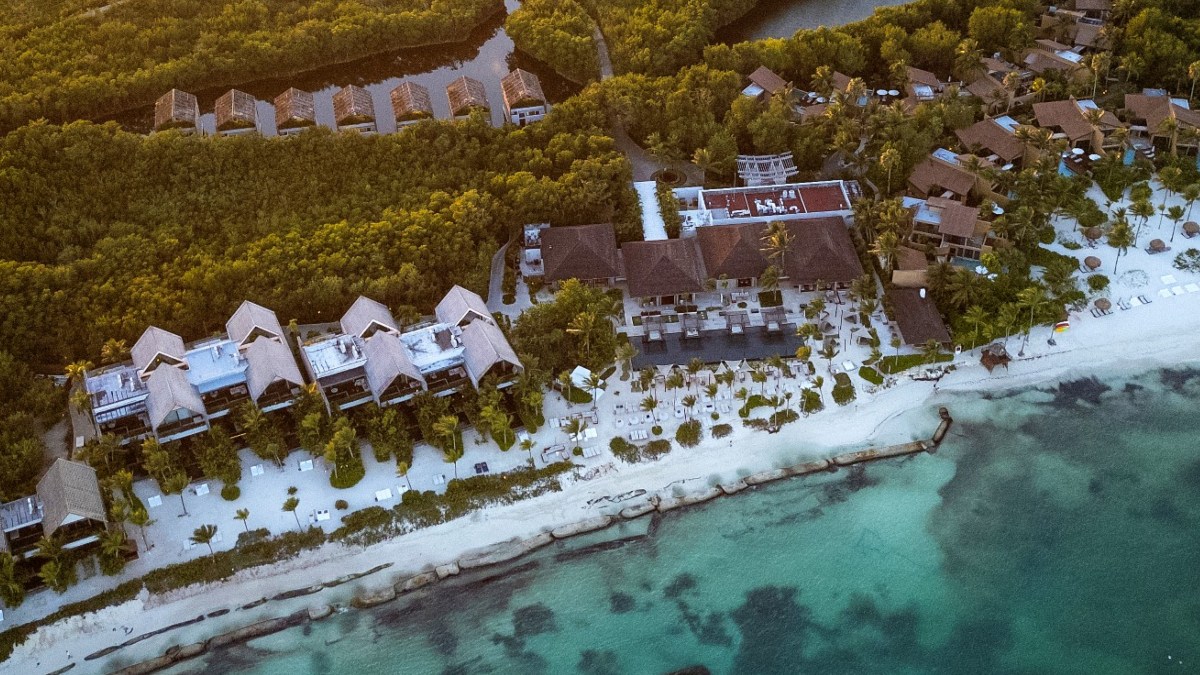 Vista aérea del hotel Fairmont Mayakoba, en México. Foto: Carl de Souza / AFP
