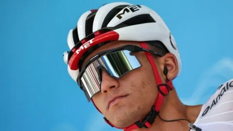 ¡Está de regreso! Isaac del Toro firma una brillante victoria en  la etapa 7 del Tour Auvergne-Rhône-Alpes