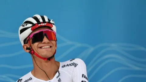 Isaac del Toro en la Vuelta a Alemania 2026, en vivo por Claro Sports