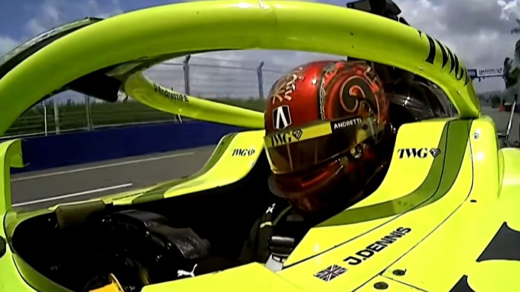 Jake Dennis gana la pole en Sanya