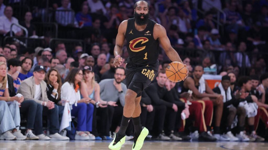 ¿Seguirá James Harden con los Cavs?