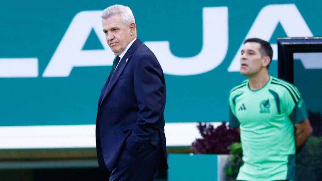 Javier Aguirre en partido de la selección mexicana