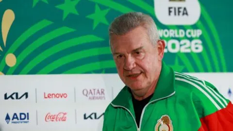 Aguirre explica la suplencia de Edson Álvarez ante Sudáfrica: “Es nuestro capitán, pero hay que tomar decisiones”