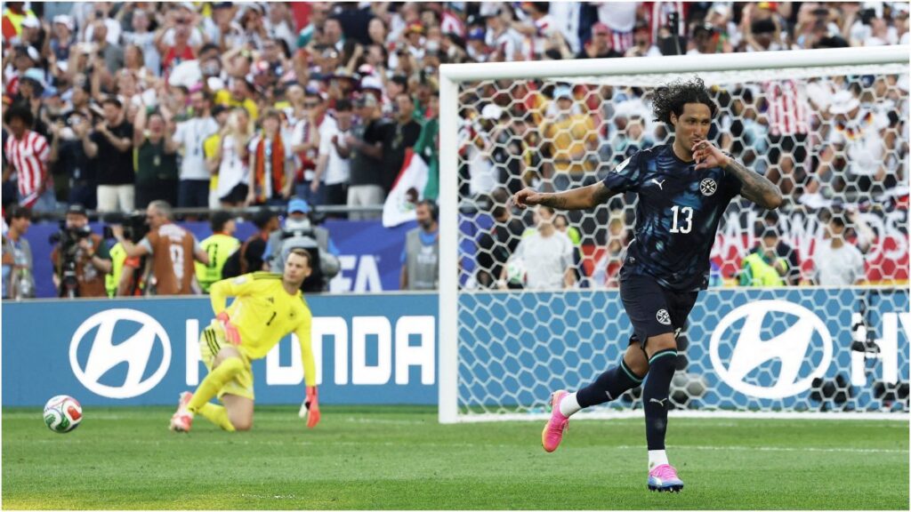 José María Canale, héroe paraguayo: define el pase ante Alemania.