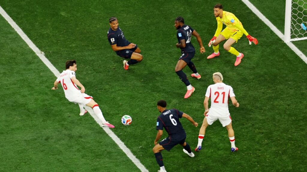 ¡Kokcu le da la ventaja a Turquía!