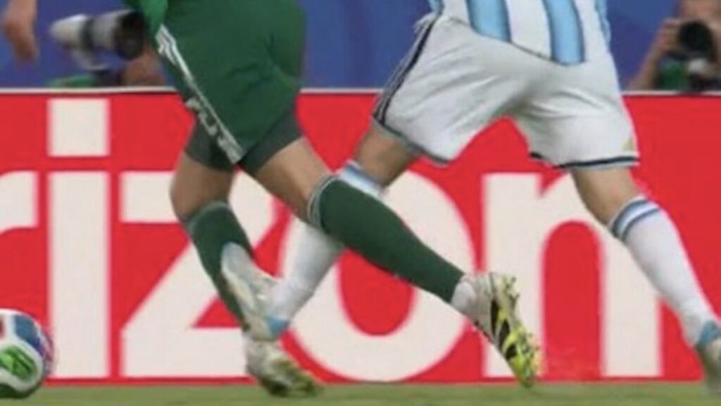 Messi, ¿roja ante Argelia?