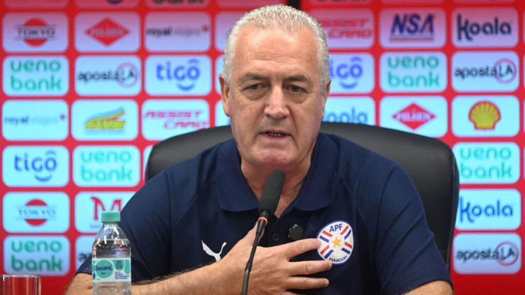 Las mejores frases de Gustavo Alfaro con Paraguay
