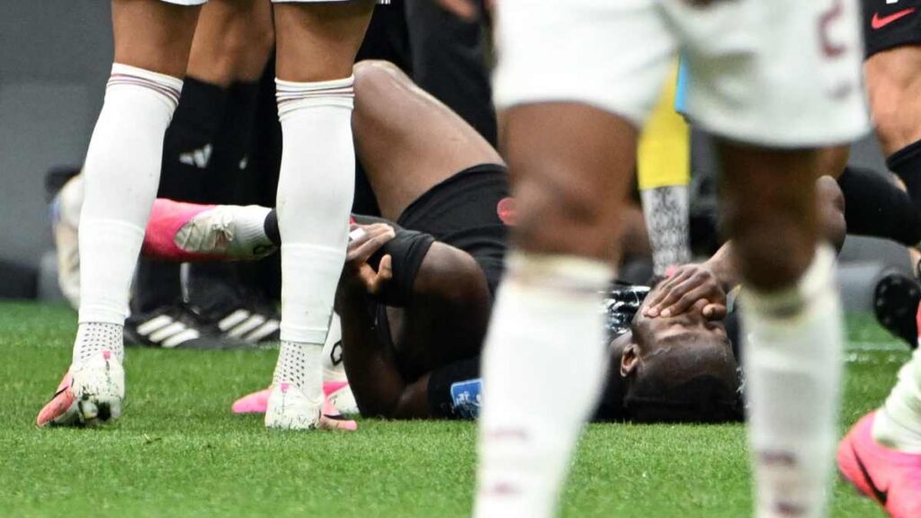 ¡Terrible! Ismael Koné sufre escalofriante lesión ante Qatar