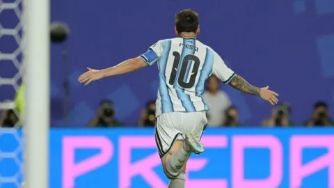 Pasión argentina en Bangladesh: así festejaron los goles de Messi