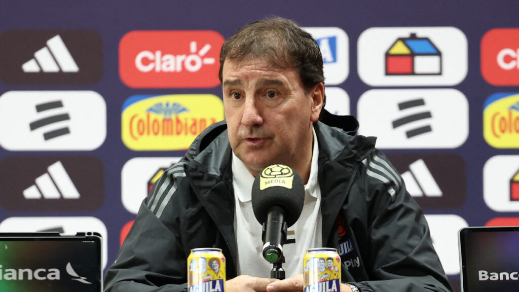 Néstor Lorenzo, en conferencia de prensa. - Luisa González, Reuters.