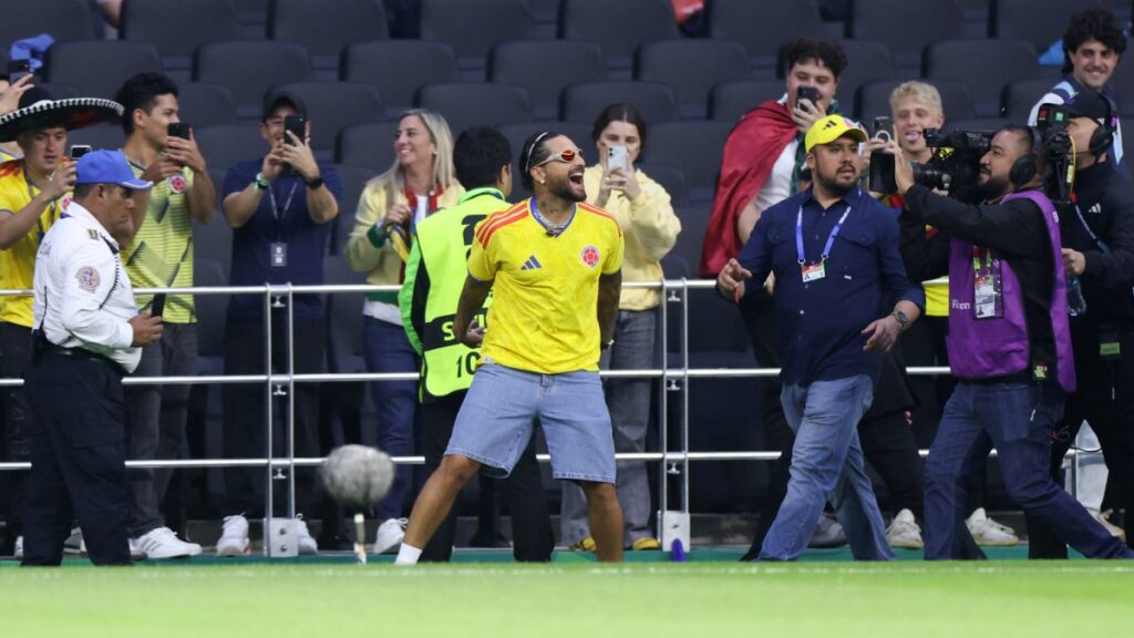 Maluma encabeza la fiesta colombiana en el Estadio Azteca.