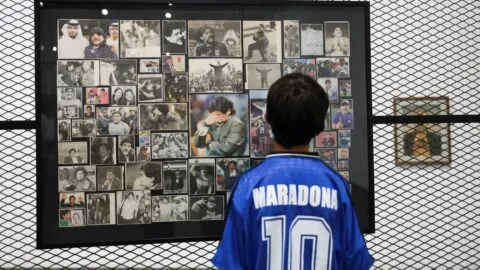 Diego Maradona, la vida del ídolo argentino en Netflix: fecha y hora exacta del estreno de la docuserie del Diez