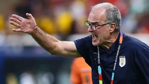 Marcelo Bielsa explica decisiones y respalda a Valverde tras eliminación