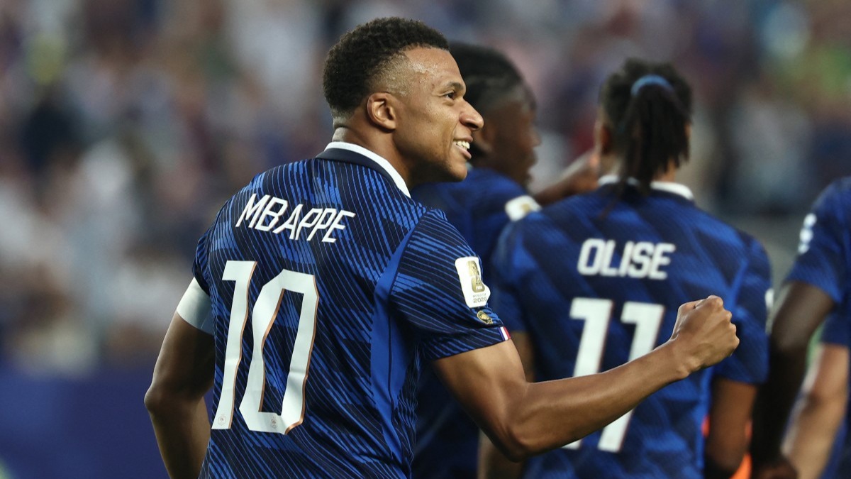 Kyian Mbappé anotó un doblete frente a Irak. Foto: FRANCK FIFE / AFP