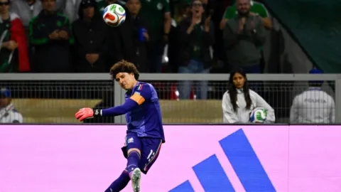 Ochoa, Cristiano y Messi en su sexto Mundial: qué cambió en el fútbol de élite para que los jugadores duren más