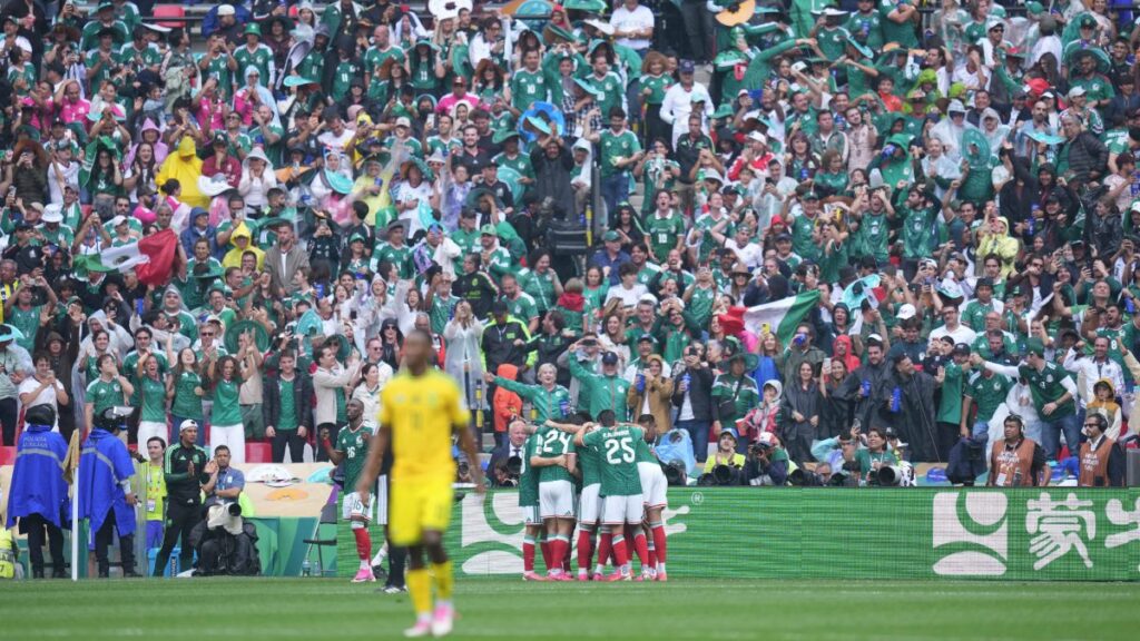 México convierte su casa mundialista en muro.