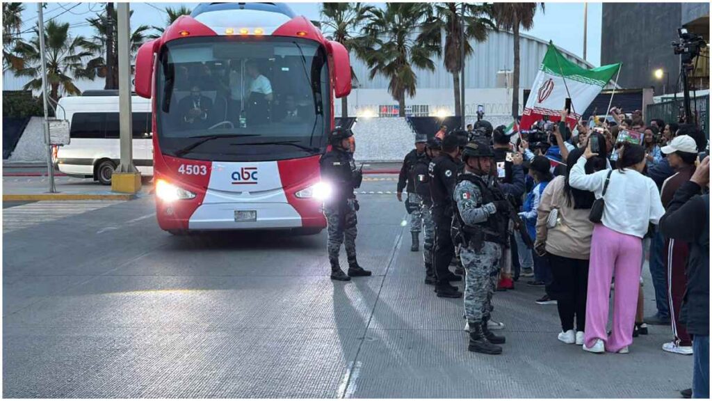 México recibió a Irán con un operativo de seguridad | Foto: Alberto Elenes